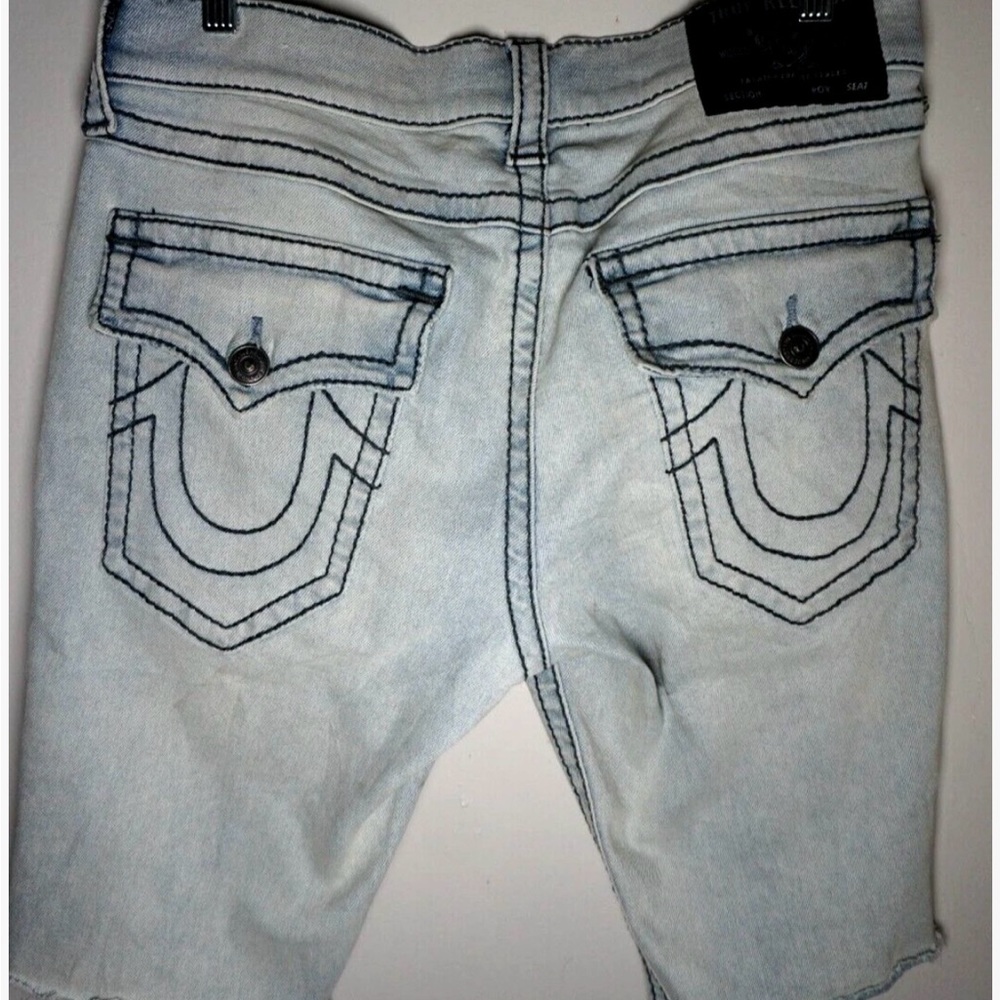 True Religion Big T distressed shorts 32